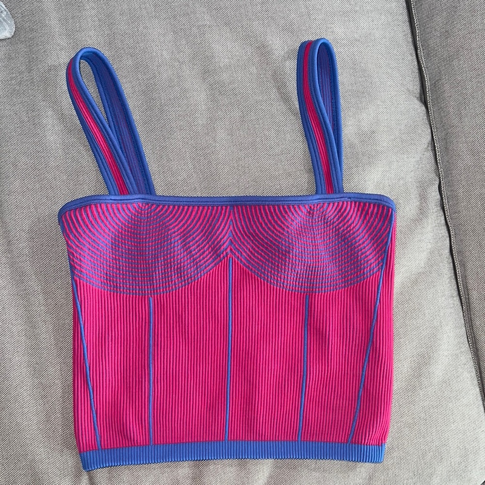 seamless crop top